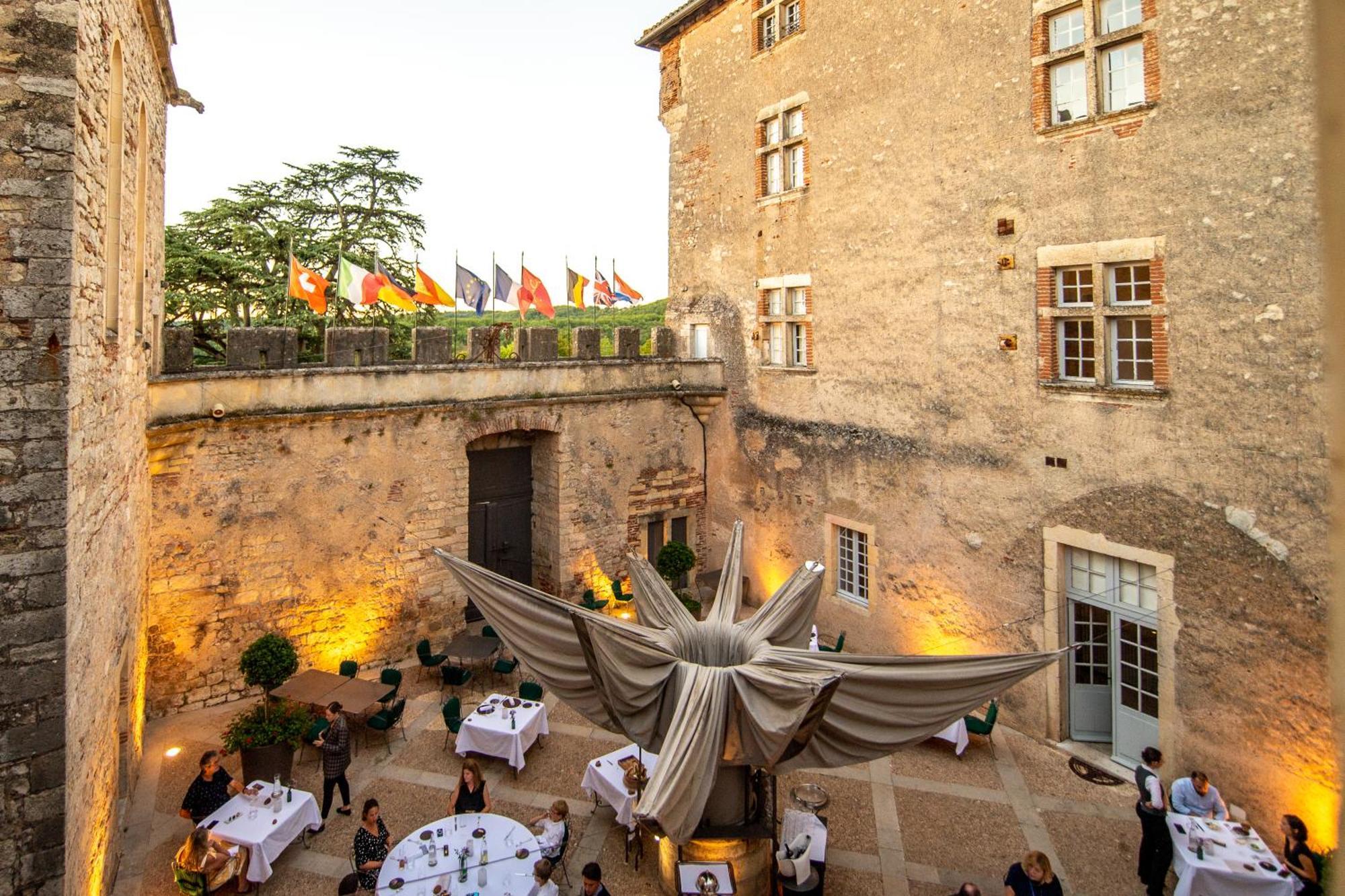 Chateau De Mercuès Exteriör bild