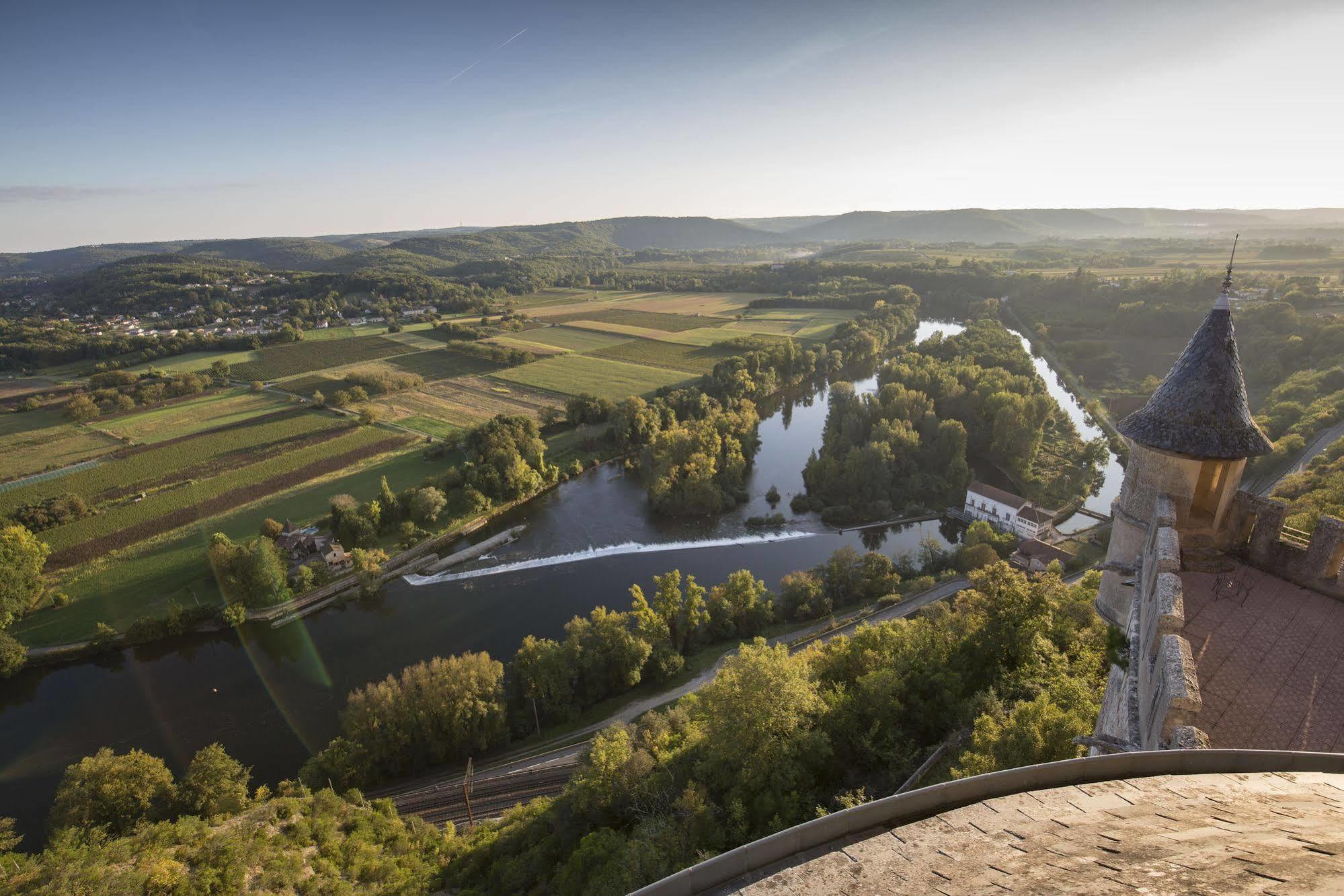 Chateau De Mercuès Exteriör bild
